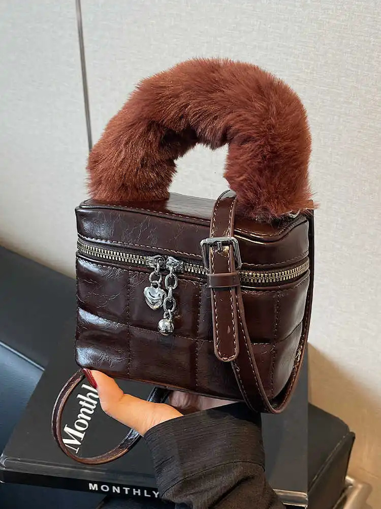 Retro Mini Womens Luggage Autumn Plush Handbag Retro Cross Body Bucket Bag Fashion Zipper Style Shoulder Bag 241025