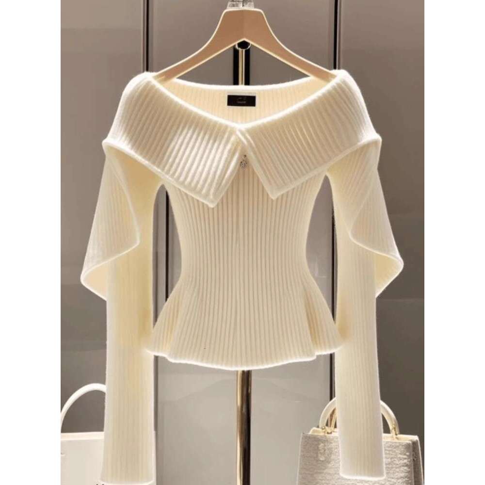 High End One Shoulder Long Sleeved Top For Autumn Winter New Design, Stylish And Unique Slim Fit Sweater