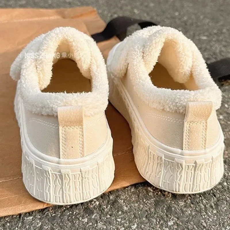 2024 Winter Womens Breathable Warm Sports Shoes White Black Wool Shoes Sports Shoes Casual Running Platform Y2K Lolita Shell Shoes 241024