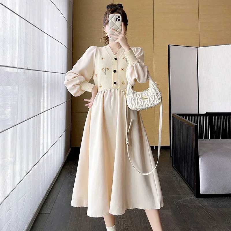 Autumn and Winter Fashion Maternity Dress Long Sleeve V-neck Retro Embroidered Maternity Dress Empire Dress Princess Party Dress W241026