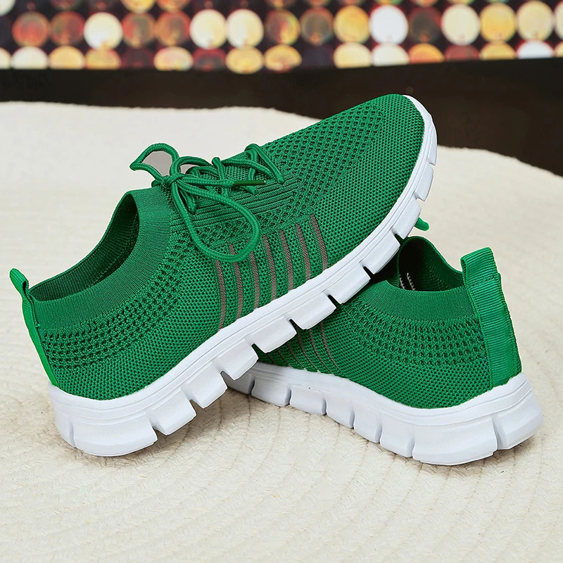 Mesh breathable soft soled sports shoes for women lightweight and non slip running and walking shoes for women 2024 spring casual lace flat shoes 2410