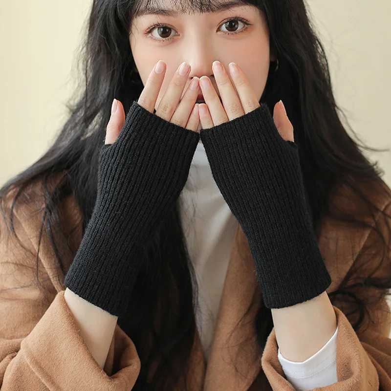 Short Finger Gs Womens Finger Gloves Winter Warm Knitted Arm Sleeves Exquisite Casual Soft Girls Gothic Clothing Punk Gothic Gs W241026