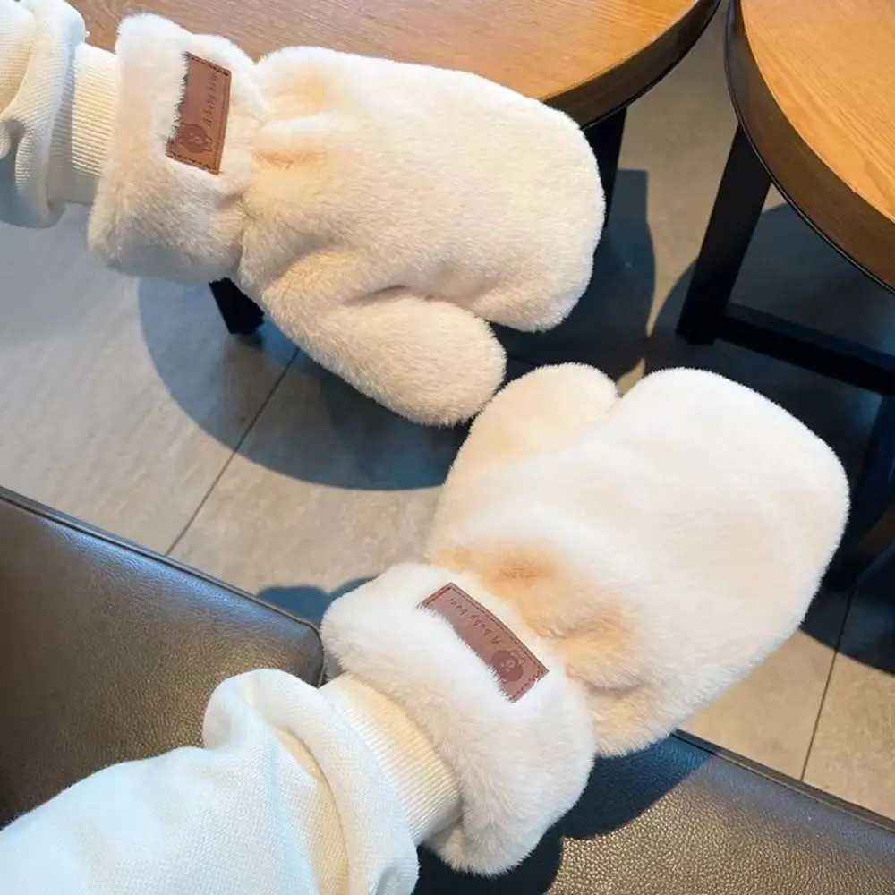 1 pair of cute and warm female winter Gs new thick fluffy white plush Gs velvet letter Gs size one W241026