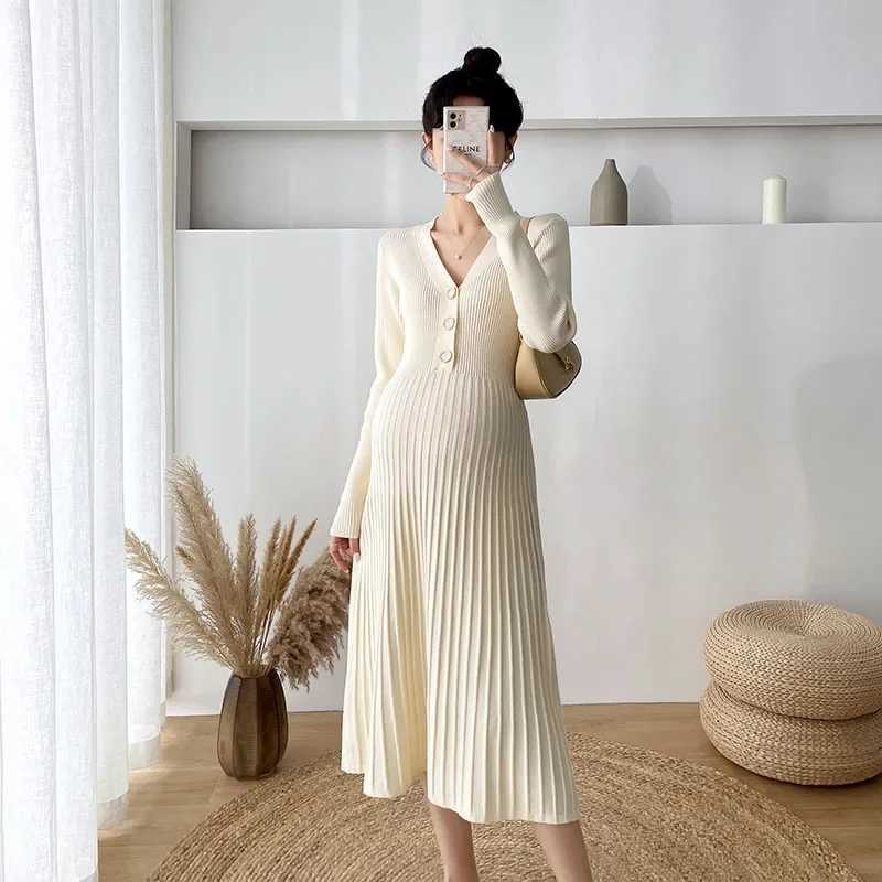 New autumn and winter maternity clothing knitted sweater V-neck mid length maternity clothing real photo W241026