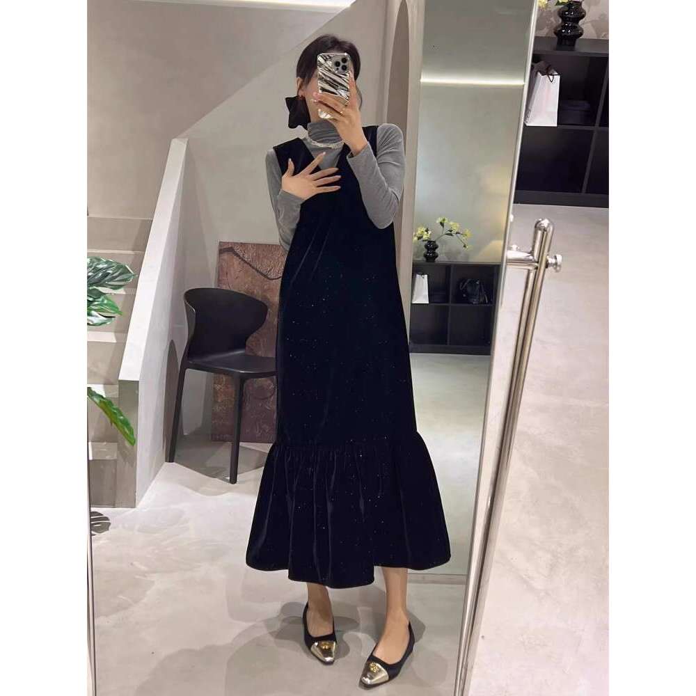 Hepburn Style Black Veet Dress, Women's Autumn And Winter High-End V-Neck Temperament Set, Long Skirt