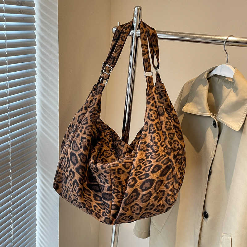 CMM Bag for Women Commuting Lazy Leopard Print Tote Bag Autumn and Winter New Large Capacity Fashion Crossbody Bag