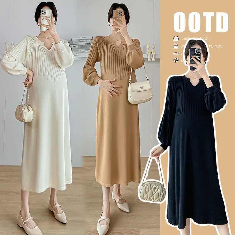 Autumn and winter pregnant womens clothing plus size solid color long sleeved V-neck pregnant womens knitted dress loose pregnant womens dress W241026
