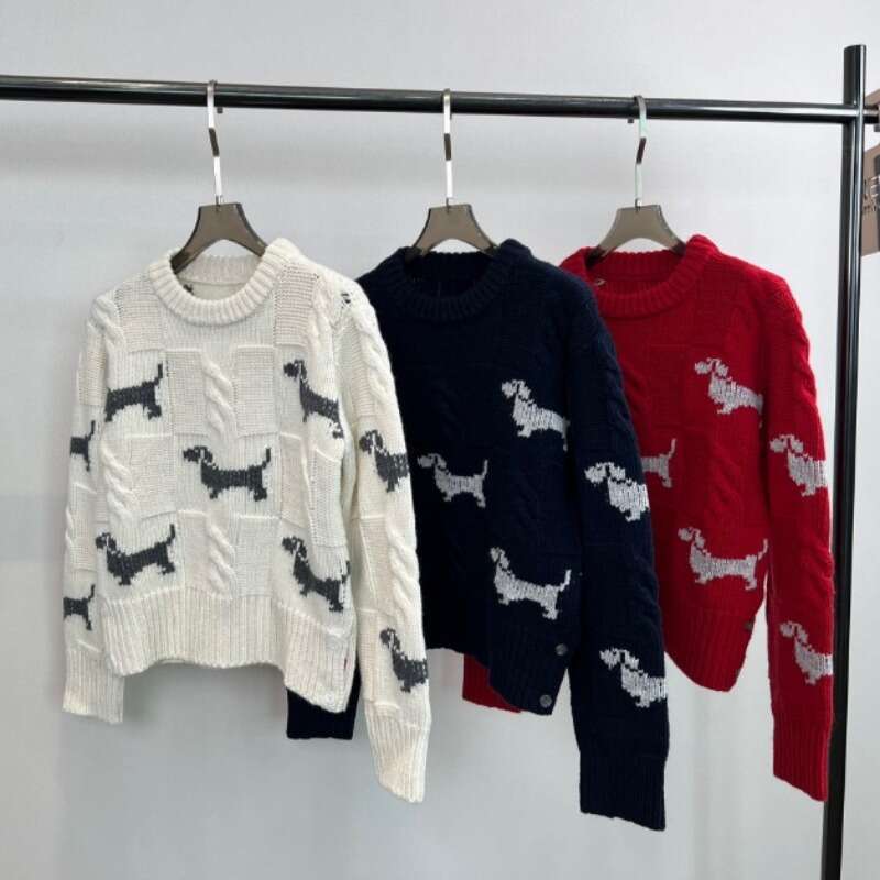 2024 Autumn/Winter New Dog Inlaid Wer Woolen Women's Round Neck Versatile Knitted Hooded Sweater