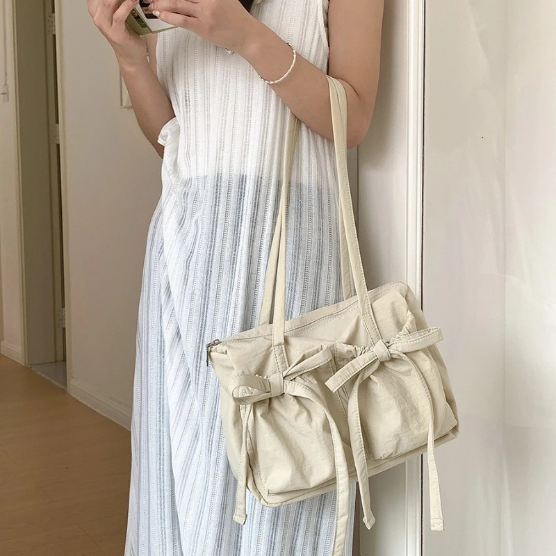 Lightweight Casual Nylon Shoulder Bag Unique Fresh Gentle Bow Travel Bag Solid Color Soft Large Capacity Womens Tote Bag 241025
