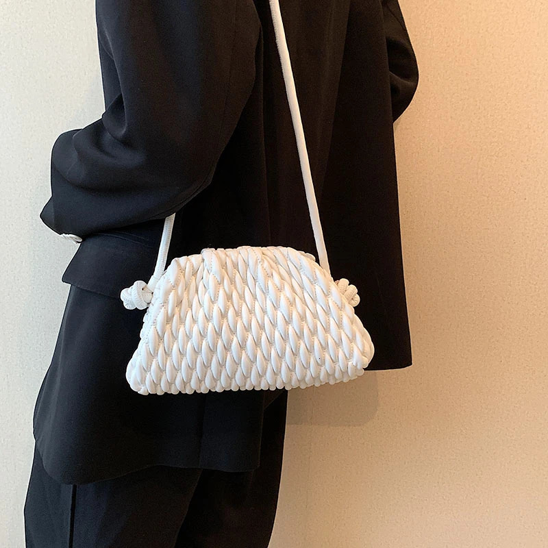 Shoulder Bag for Women Fashion Embroidered Thread Messenger Bag Cute Purse Crossbody Bag Clutch Hobos 241025