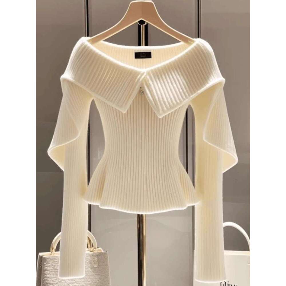High End One Shoulder Long Sleeved Top For Autumn Winter New Design, Stylish And Unique Slim Fit Sweater