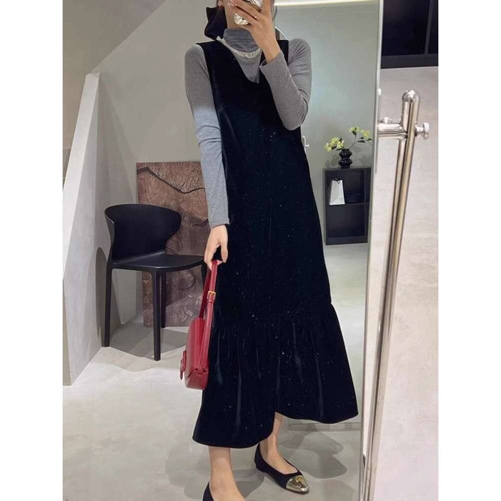 Hepburn Style Black Veet Dress, Women's Autumn And Winter High-End V-Neck Temperament Set, Long Skirt
