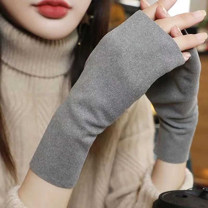 Female Finger Gs Winter Warm Touch Screen Half Finger Gs Used for Womens Outdoor Bicycle Velvet Gloves W241026