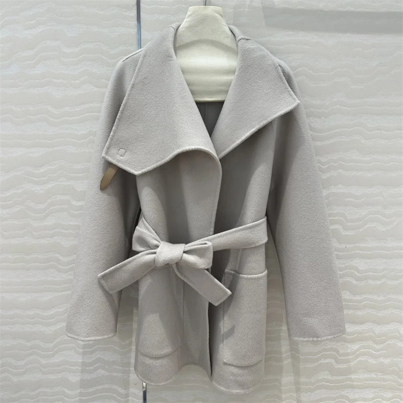 Womens coat 2024 Autumn in coats Fashion Belt Slimming jackets High quality wool blended doublesided woolen 241025