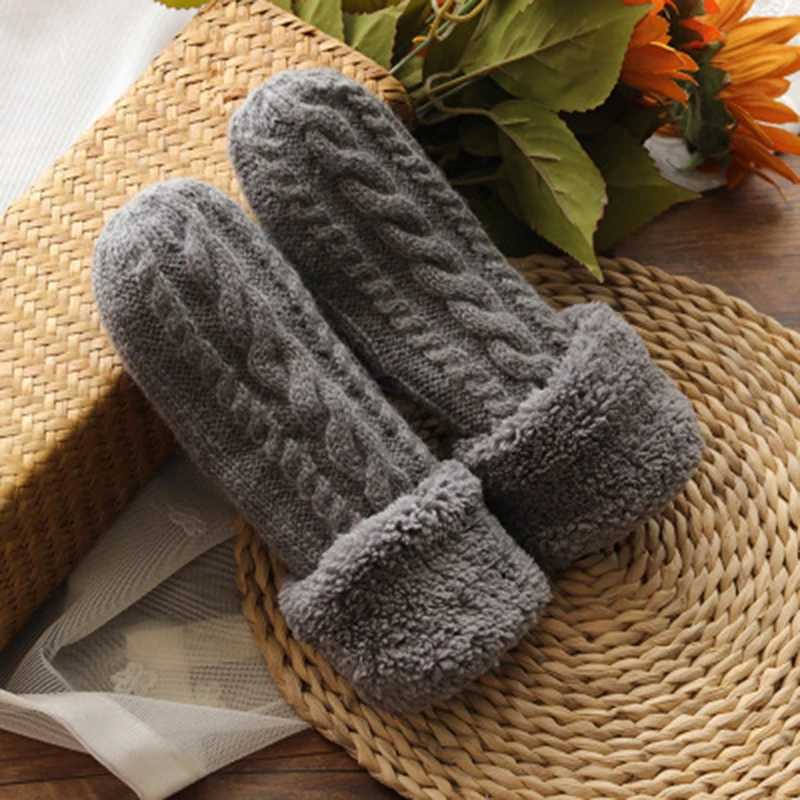 Fashionable Womens Twisted Flower Wool Knitted Gloves Neutral Double Thick Plus Velvet Full Finger Cashmere Warm Driving Gloves L45 W241026