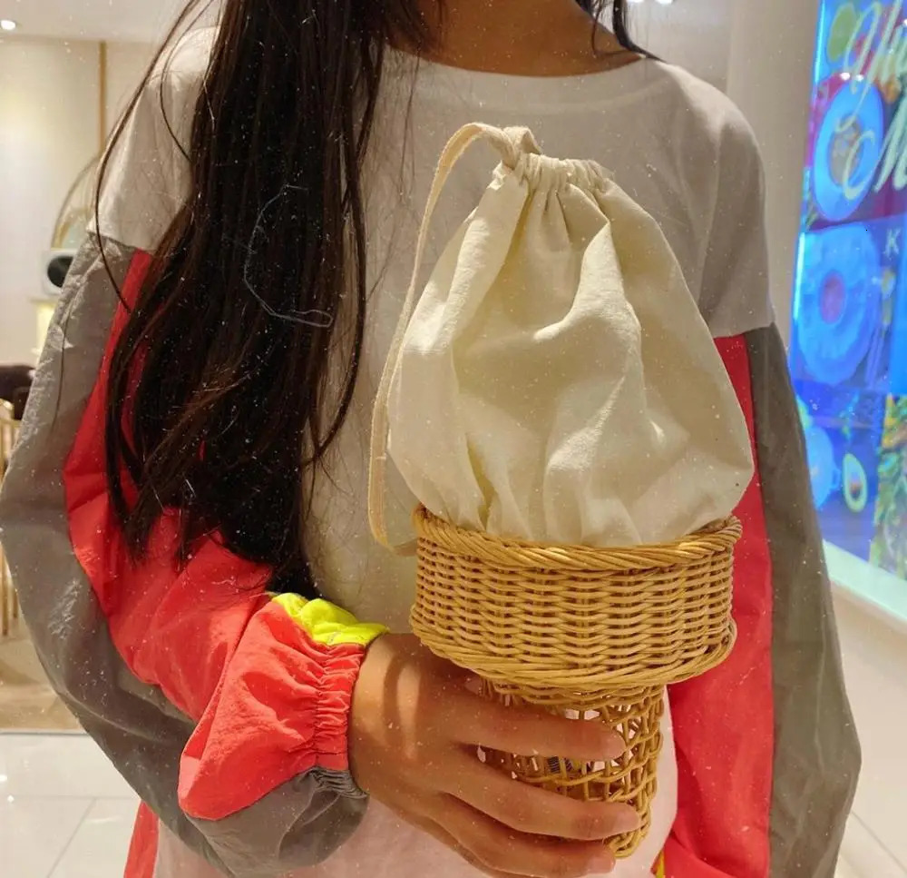 ice cream shaped Rattan bag hollow willow womens shoulder bag handmade womens summer cross bag fashionable small wallet 241025
