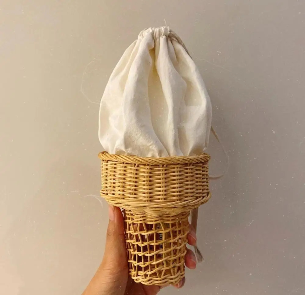 ice cream shaped Rattan bag hollow willow womens shoulder bag handmade womens summer cross bag fashionable small wallet 241025