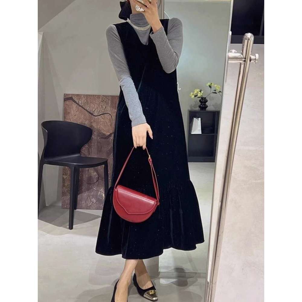 Hepburn Style Black Veet Dress, Women's Autumn And Winter High-End V-Neck Temperament Set, Long Skirt