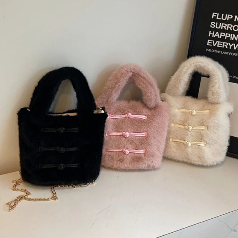 Fashionable Chinese retro shoulder bag autumn and winter simple chain womens cross body bag plush version bucket bag 241025