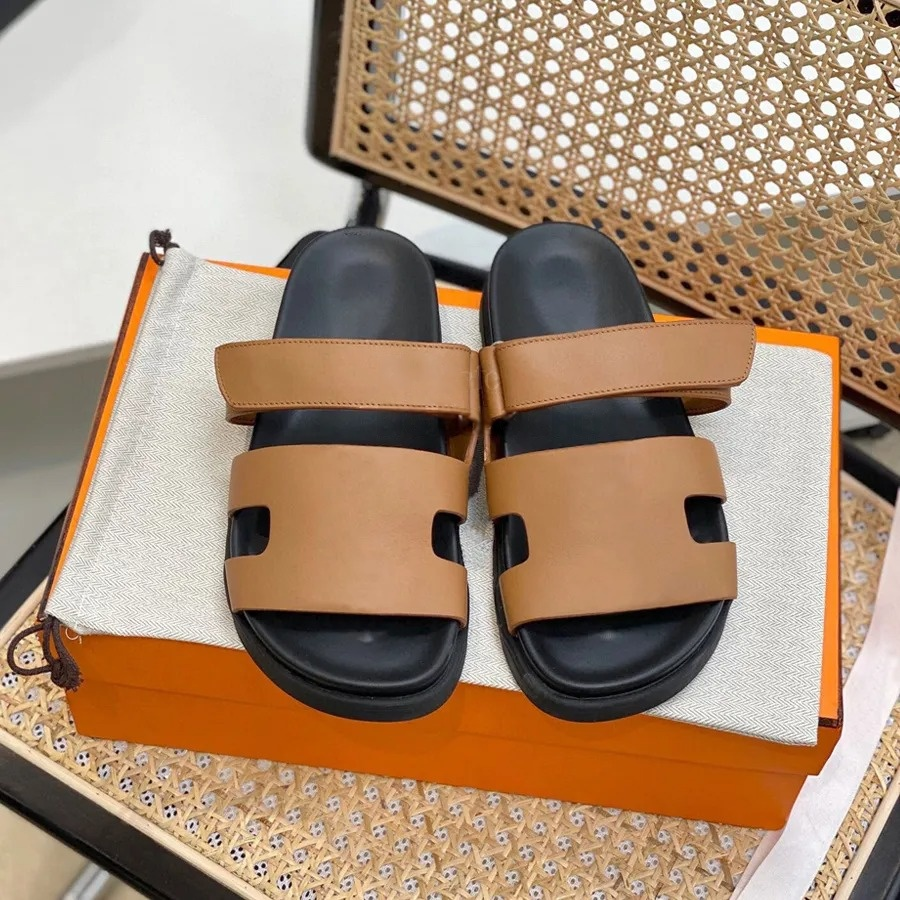 Designer Rreal Leather Sandals Top Quality Designer Slippers Comfortable Classic Flat Women Sandals Men Slippers Platform Flip Flops Summer Flats Casual Sandals