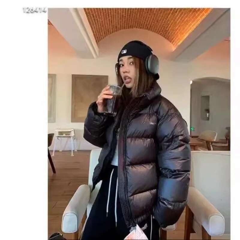 2024 Winter New Style American Cropped White Goose Down Women's Thickened Stand Collar Puffer Jacket Anti-Cold Coat