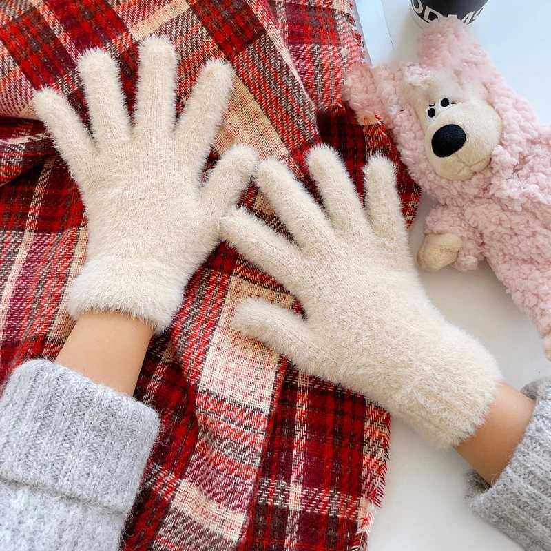 Womens mink wool Gs winter warm plush five finger Gs outdoor windproof plush Gs cute fur fluffy gloves W241026