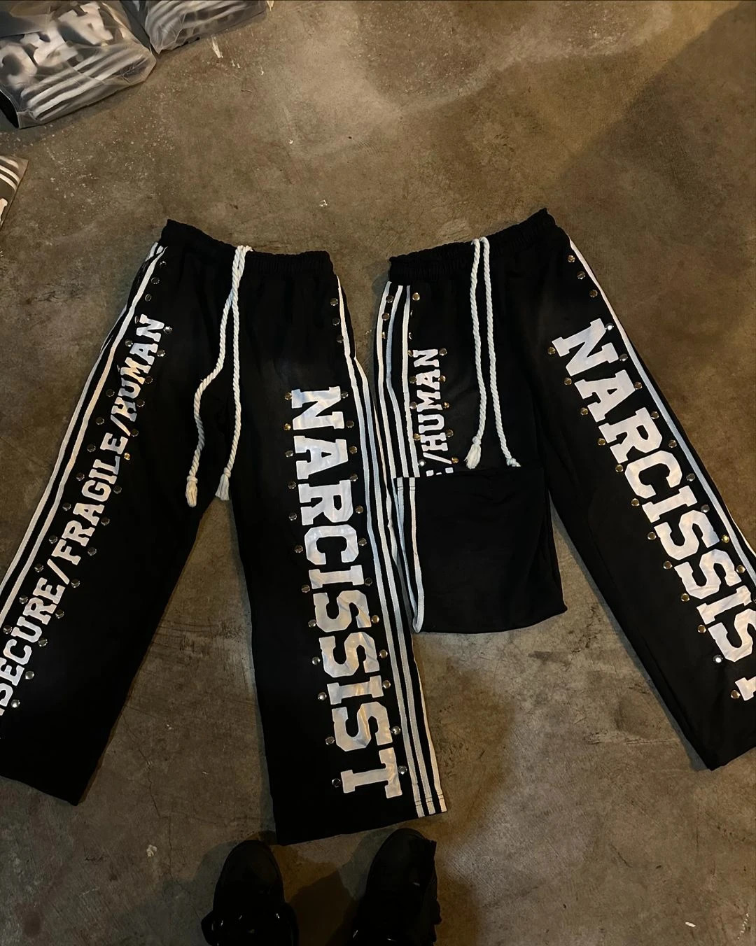 Retro Gothic Two Piece Set Casual Tracksuit Men Drill Patchwork Y2k Clothes for Hip Hop Sweatpants T Shirts Streetwear 241025
