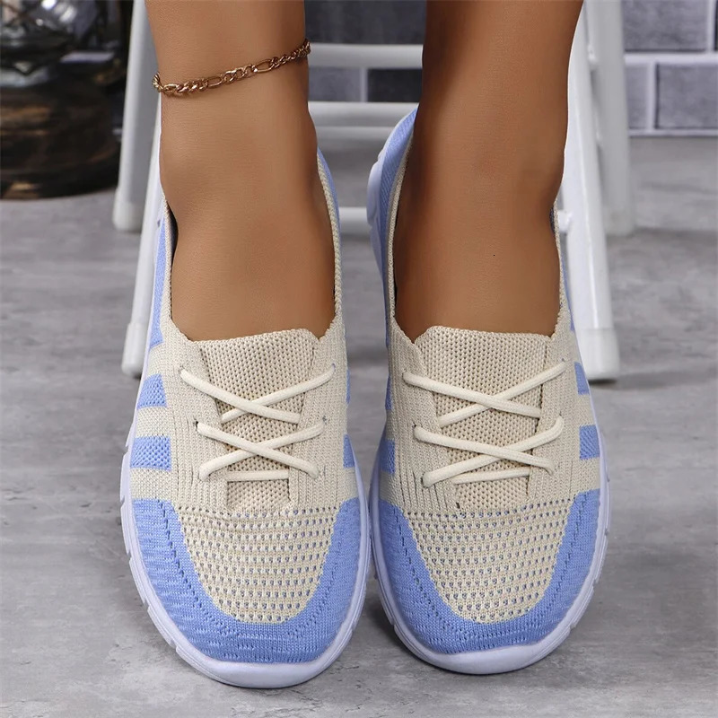 Breathable Knitted Flat Shoes for Women Striped Lace Sole Sports Shoes for Women Large Size Lightweight Non Slip Flat Shoes 241024