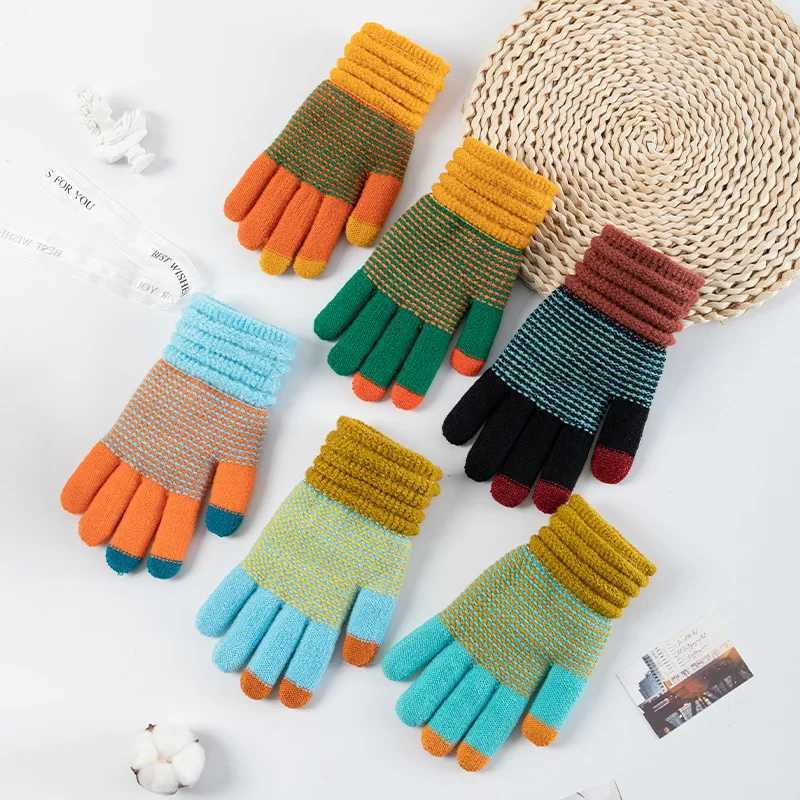 Autumn and Winter Womens Knitted Winter Gs Cashmere Knitted Womens Warm Thick Gs Touch Screen Skiing Gs W241026