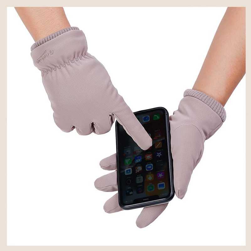 Winter waterproof womens skiing Gs touch screen plush to keep warm and skin friendly outdoor windproof womens bicycles Gs W241026