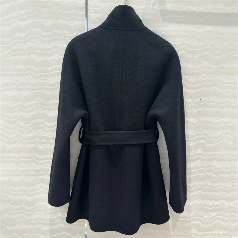 Womens coat 2024 Autumn in coats Fashion Belt Slimming jackets High quality wool blended doublesided woolen 241025