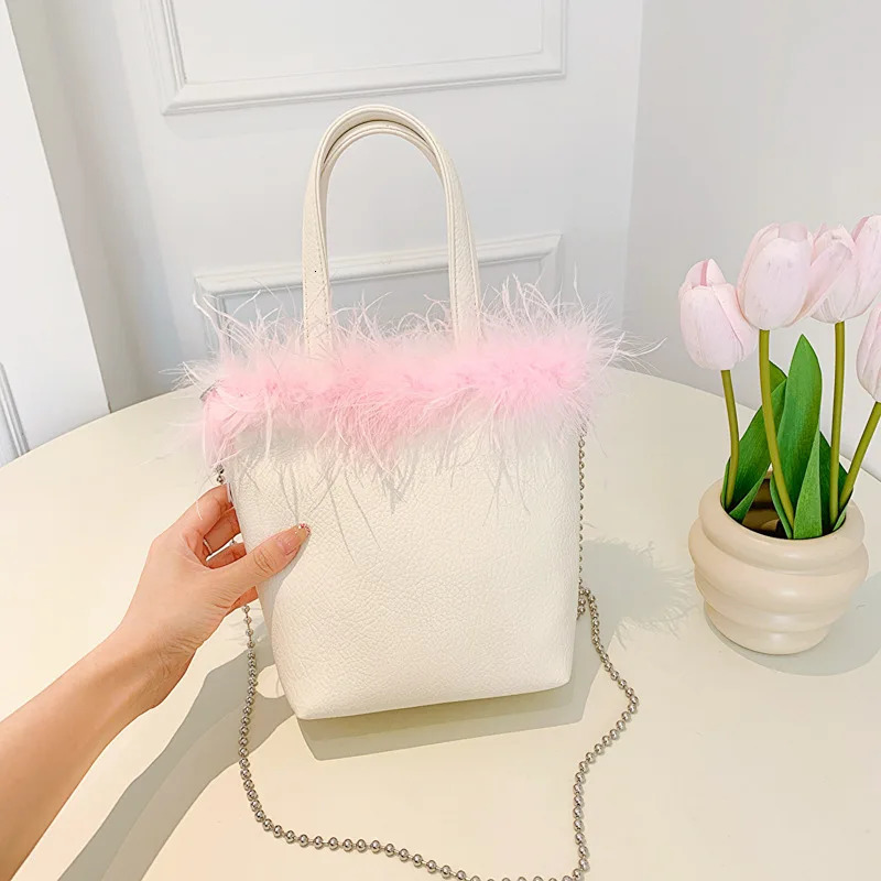 Miyagawa Womens Sweet Water Bucket Plush Bag Fashion Feather Handbag Bead Chain Cross Body Bag 241025