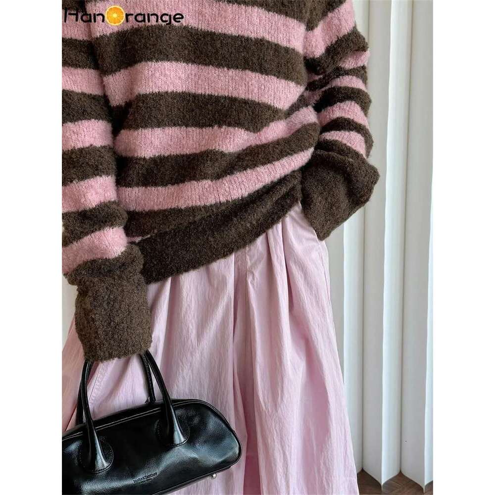 Hanorange 2024 Winter Contrast Striped Wool Sweater Women Soft Sticky Silhouette Knitting Top Rice Brown/Pink Coffee