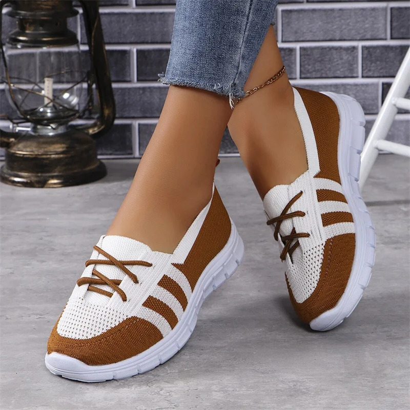 Breathable Knitted Flat Shoes for Women Striped Lace Sole Sports Shoes for Women Large Size Lightweight Non Slip Flat Shoes 241024