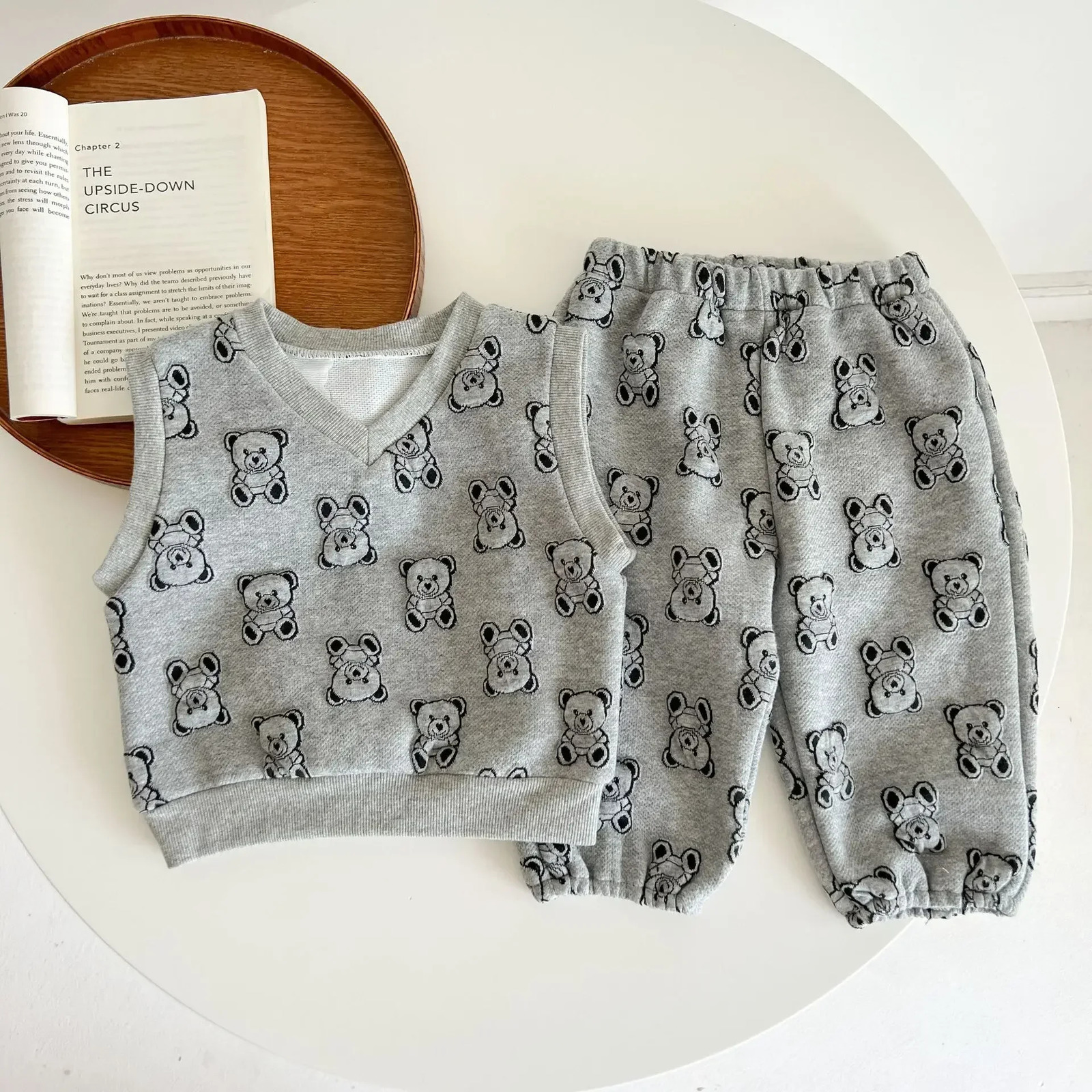 3375C Stock Clearance Baby Clothing Set Autumn Cartoon Bear Boys Two Piece Clothes Sleeveless Pullover Vest Pants 241025