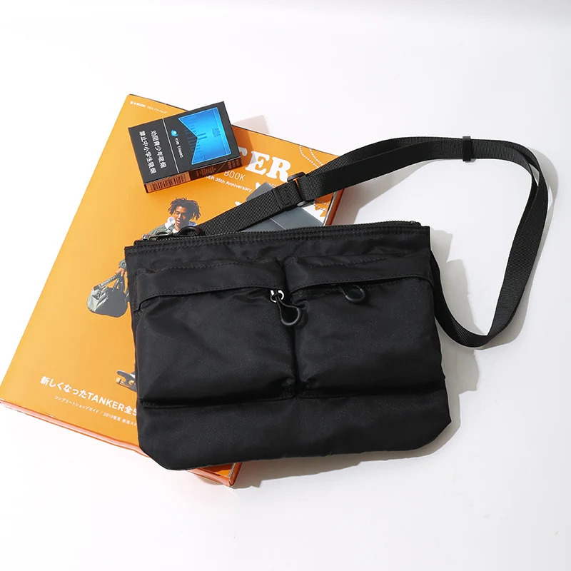 Japanese Style Crossbody Travel Waterproof Bag Office Workers Light Package Nylon Men Messenger Bag Fashion Couple Small Bags 241025