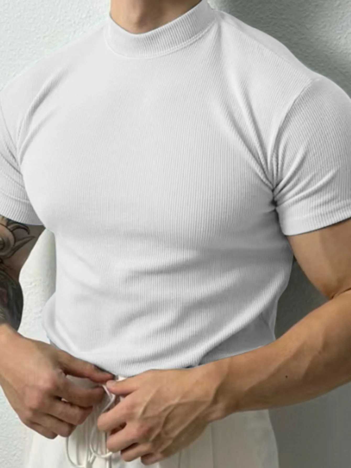 European size Korean mens small high neck bottom shirt fashionable short Slved T-shirt summer new round neck top W241026