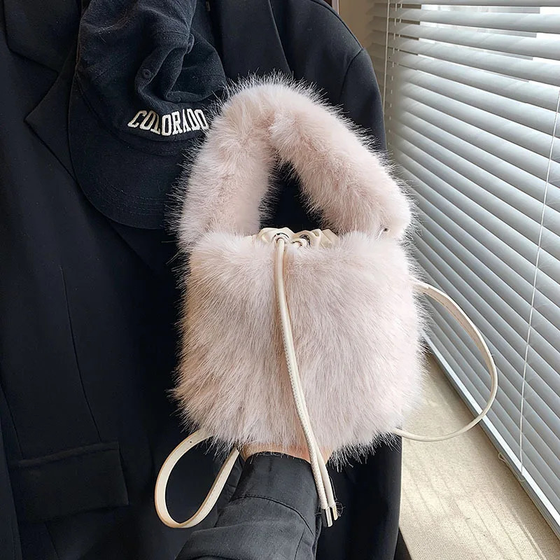 Fox Fur Bag Handheld Fur Bag Fur Shoulder Cross Bag Sweet and Simple Fur Bag 241025