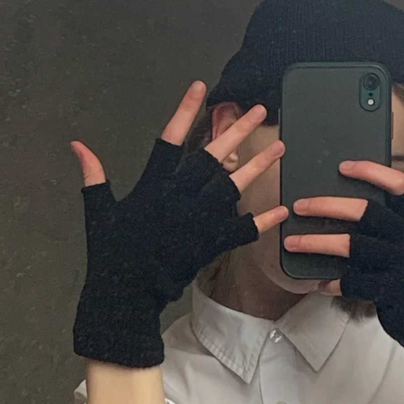 1 pair of black short half finger knitted wrists G winter warm stretch work Gs mens and womens bicycle accessories W241026