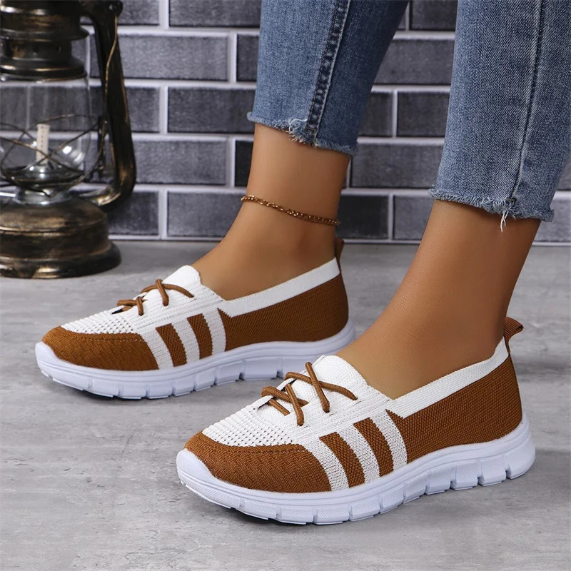 Breathable Knitted Flat Shoes for Women Striped Lace Sole Sports Shoes for Women Large Size Lightweight Non Slip Flat Shoes 241024