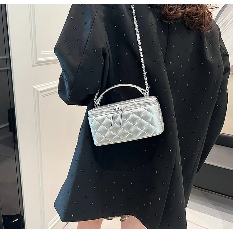 Home>Products> Chain PU Leather Plain Bedding Womens Handbag 241025