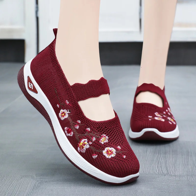 Womens flat shoes autumn embroidered shallow shoes womens breathable comfortable wear-resistant fashionable and casual shoes 241024