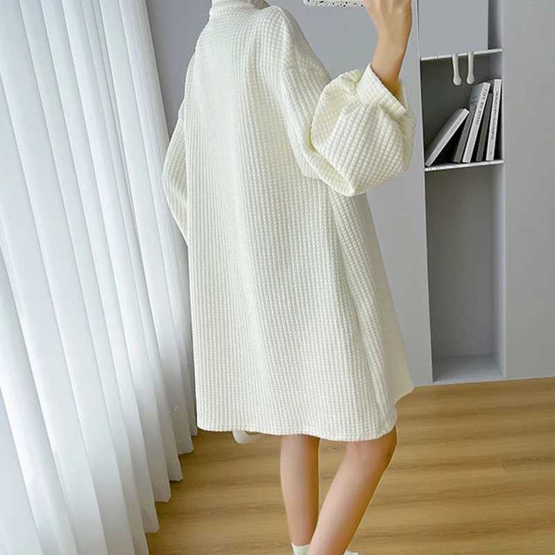 Loose fitting dresses for pregnant women in spring and autumn W241026