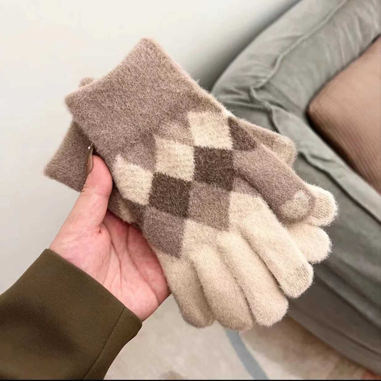 Womens Fashion Grid Pattern Warm Thick Gs Mobile Touch Screen Five Finger Soft Winter Skiing Anti slip Bicycle Driving W241026