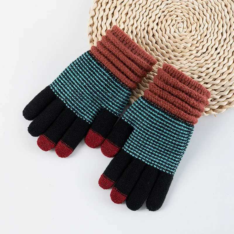 Autumn and Winter Womens Knitted Winter Gs Cashmere Knitted Womens Warm Thick Gs Touch Screen Skiing Gs W241026