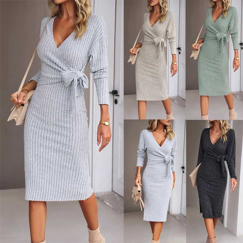 Pregnant womens solid color jacquard V-neck knitted long sleeved dress with winter womens sweater W241026