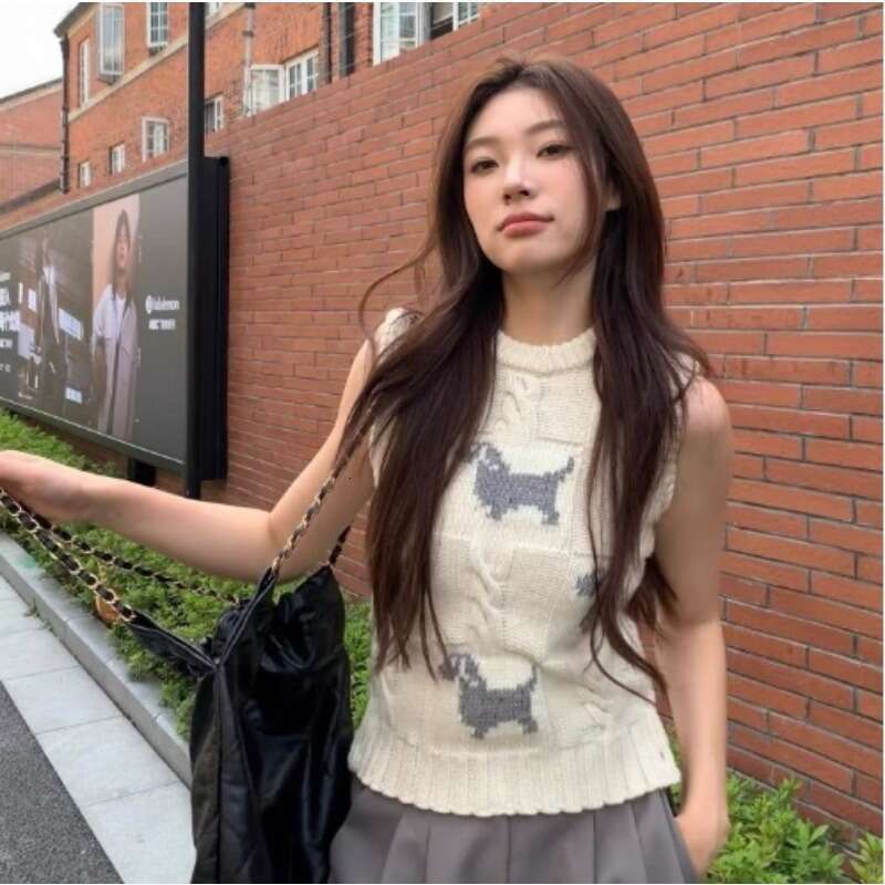 2024 Autumn/Winter New Dog Inlaid Wool Vest Women's Jacquard Top Round Neck Pullover Knitted Sweater