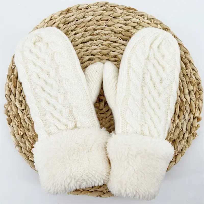 Womens Fashion Knitted Twisted Flower Hoodie Winter Womens Wool and Cashmere Velvet Thickened Warm Full Finger G-Tube W241026