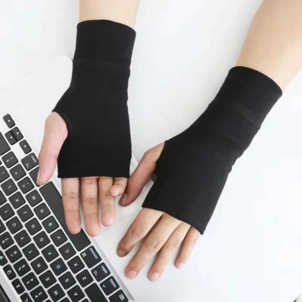 Womens short finger Gs role-playing gloves unisex sleeves warm mens fashion warm cuffs anime Gs role-playing studio W241026