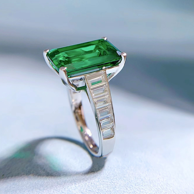 2024 Wedding Rings: Real Sterg Sier Princess Emerald Moissanite Eternity Bridal Rings for Women